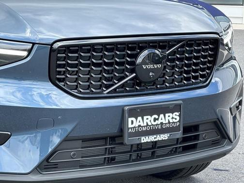 2026 Volvo XC40 B5 ULTRA