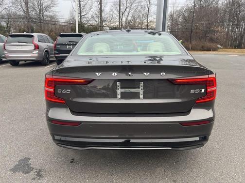 2023 Volvo S60 B5 Ultimate Dark Theme