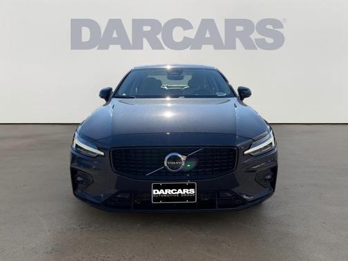 2023 Volvo S60 B5 Ultimate Dark Theme