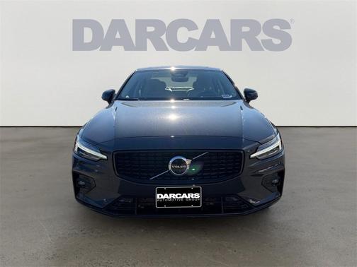 2023 Volvo S60 B5 Ultimate Dark Theme