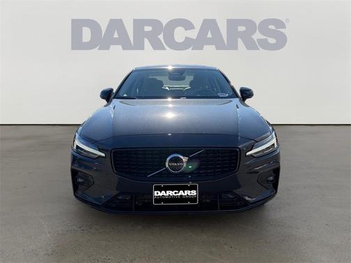 2023 Volvo S60 B5 Ultimate Dark Theme