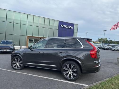 2024 Volvo XC90 B6 Ultimate Bright Theme 6-Seater