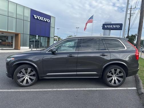 2024 Volvo XC90 B6 Ultimate Bright Theme 6-Seater