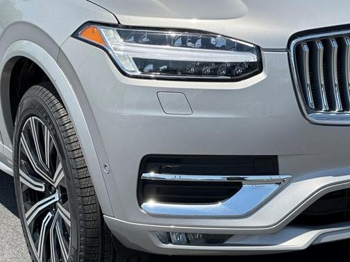 2025 Volvo XC90 B6 Plus 7-Seater
