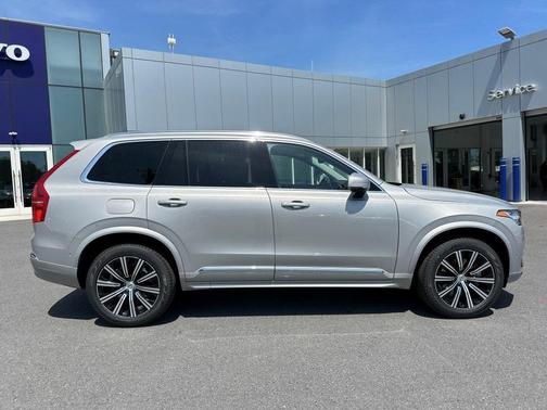 2025 Volvo XC90 B6 Plus 7-Seater