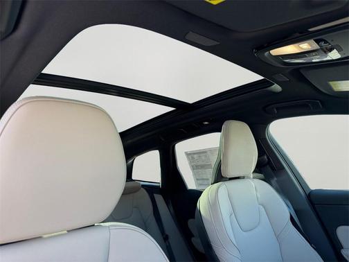 2026 Volvo XC60 Plug-In Hybrid T8 Plus