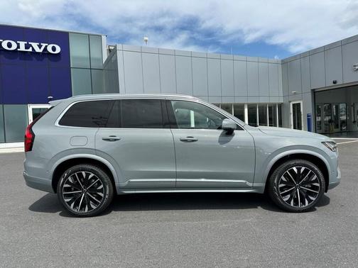 2025 Volvo XC90 Plug-In Hybrid T8 Plus 7-Seater