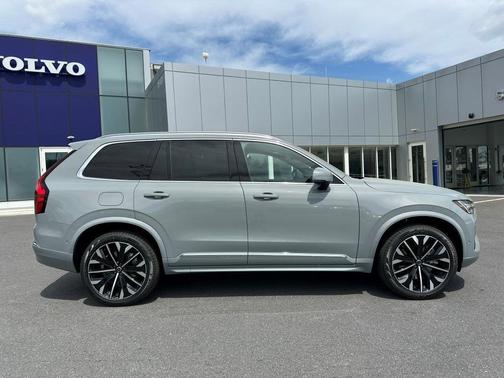 2025 Volvo XC90 Plug-In Hybrid T8 Plus 7-Seater