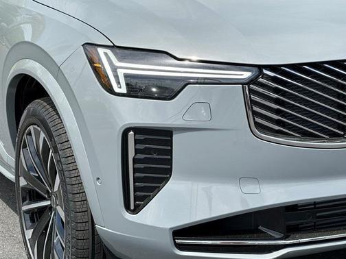 2025 Volvo XC90 Plug-In Hybrid T8 Plus 7-Seater