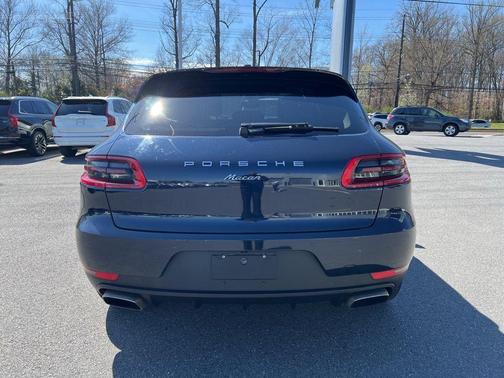 Blue 2018 Porsche Macan Base