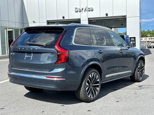 2025 Volvo XC90 B6 Plus 7-Seater