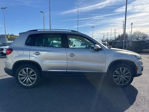 2012 Volkswagen Tiguan SE