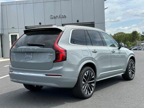 2025 Volvo XC90 Plug-In Hybrid T8 Plus 7-Seater