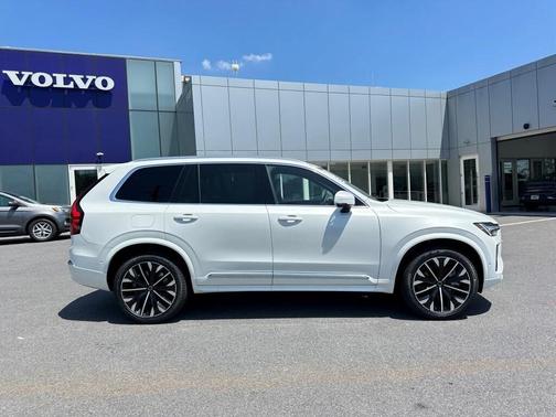 2025 Volvo XC90 Plug-In Hybrid T8 Ultra 7-Seater