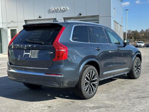 2025 Volvo XC90 Plug-In Hybrid T8 Plus 6-Seater