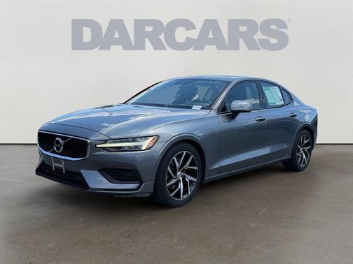 Gray Metallic 2020 Volvo S60 T5 Momentum
