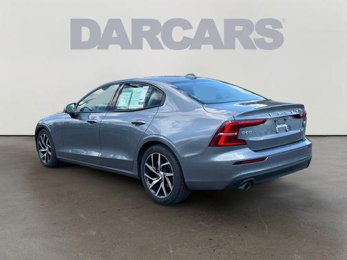 Gray Metallic 2020 Volvo S60 T5 Momentum