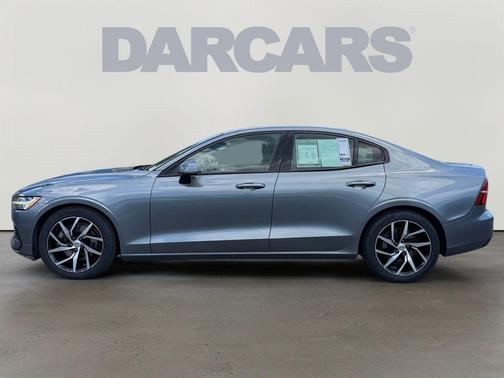 Gray Metallic 2020 Volvo S60 T5 Momentum