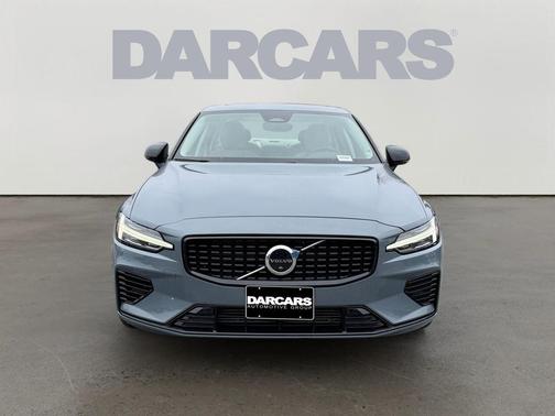 2023 Volvo S60 Recharge Plug-In Hybrid T8 Ultimate Dark Theme