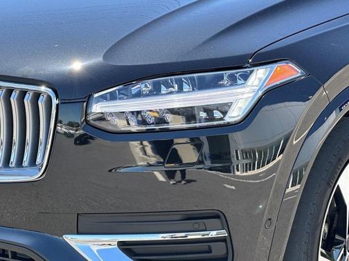 2024 Volvo XC90 B6 Ultimate Bright Theme 7-Seater