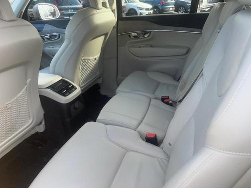 2024 Volvo XC90 Recharge Plug-In Hybrid T8 Plus Bright Theme 7 Passenger