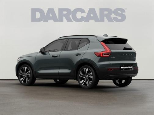 Forest Green 2026 Volvo XC40 B5 Plus