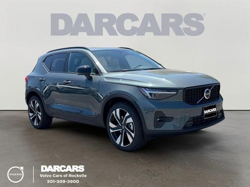 Forest Green 2026 Volvo XC40 B5 Plus