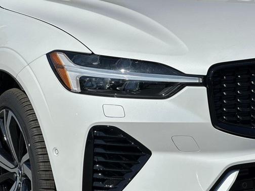 2025 Volvo XC60 Plug-In Hybrid T8 Ultra