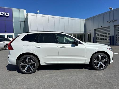 2025 Volvo XC60 Plug-In Hybrid T8 Ultra