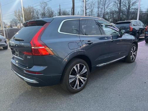2023 Volvo XC60 B5 Ultimate Bright Theme