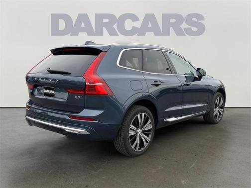 2023 Volvo XC60 B5 Ultimate Bright Theme
