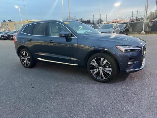 2023 Volvo XC60 B5 Ultimate Bright Theme