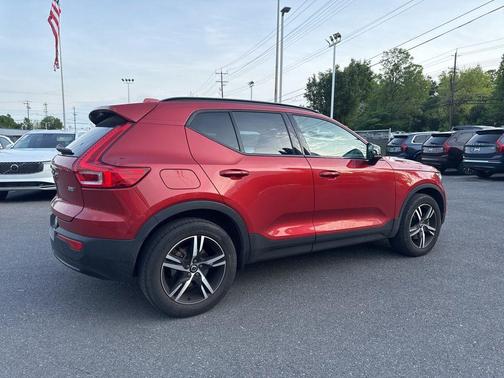 Fusion Red Metallic 2023 Volvo XC40 B5 Plus Dark Theme