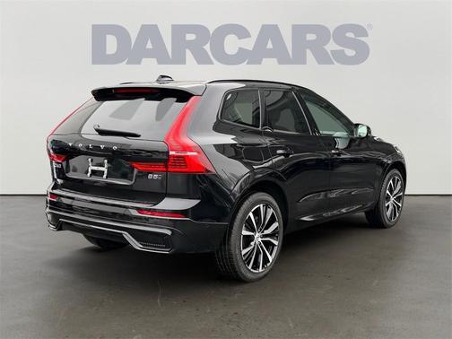 2025 Volvo XC60 B5 Plus