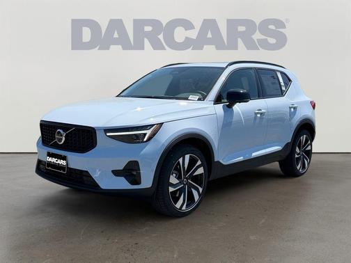 Cloud 9 White 2026 Volvo XC40 B5 Ultra