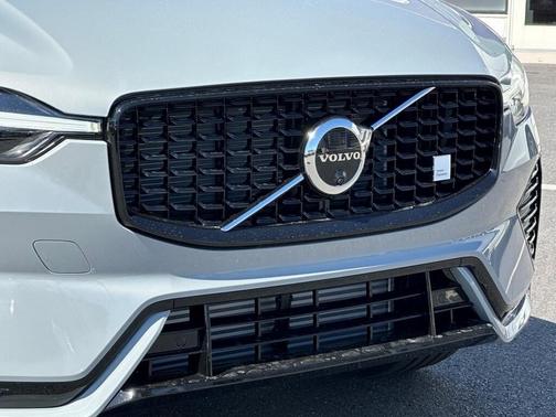 2025 Volvo XC60 Plug-In Hybrid T8 Polestar Engineered
