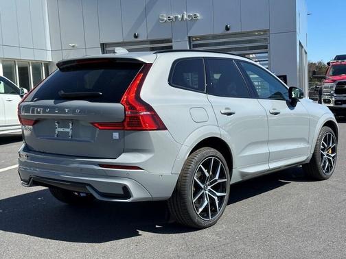 2025 Volvo XC60 Plug-In Hybrid T8 Polestar Engineered