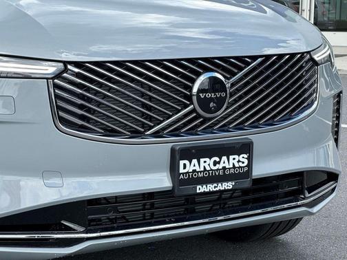 2025 Volvo XC90 B6 Plus 7-Seater