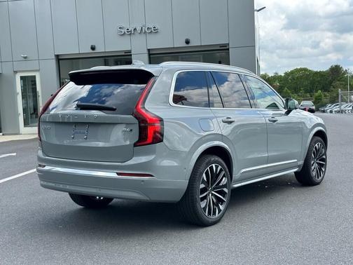 2025 Volvo XC90 B6 Plus 7-Seater