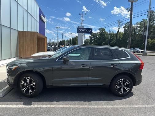 2022 Volvo XC60 B5 Momentum
