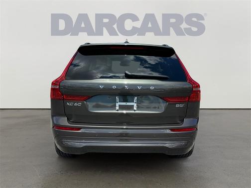2022 Volvo XC60 B5 Momentum