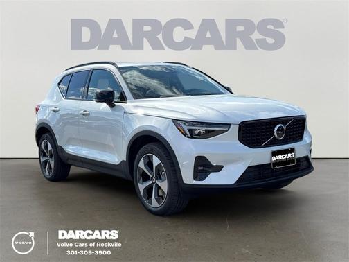 2026 Volvo XC40 B5 Plus