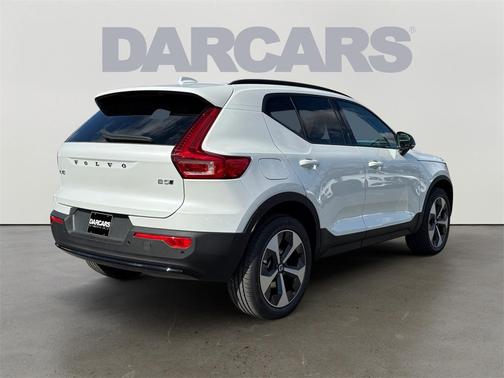 2026 Volvo XC40 B5 Plus