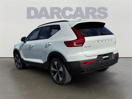 2026 Volvo XC40 B5 Plus