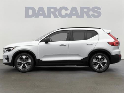 2026 Volvo XC40 B5 Plus
