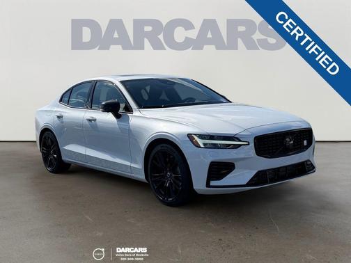 2024 Volvo S60 Recharge Plug-In Hybrid T8 Ultimate Black Edition