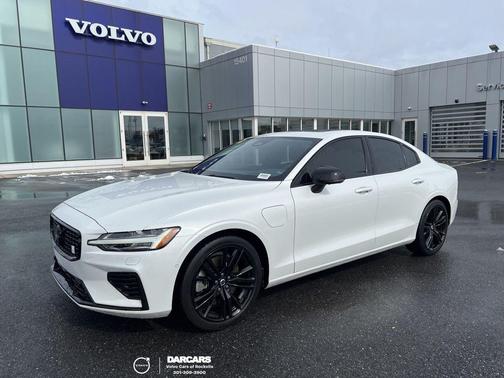 2024 Volvo S60 Recharge Plug-In Hybrid T8 Ultimate Black Edition