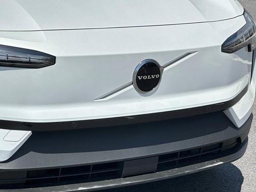 2025 Volvo EX30 Twin Motor Plus