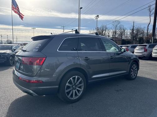 2019 Audi Q7 55 Premium Plus