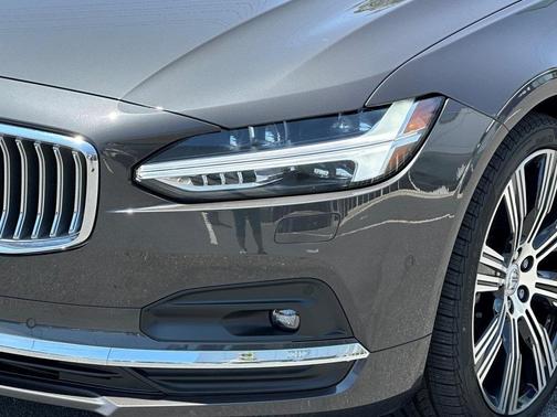 2022 Volvo S90 B6 Inscription